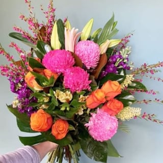 Happy Vibes: Bright Bouquet with Roses and Big Mummas
