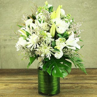 Premium White Flower Vase Delivery
