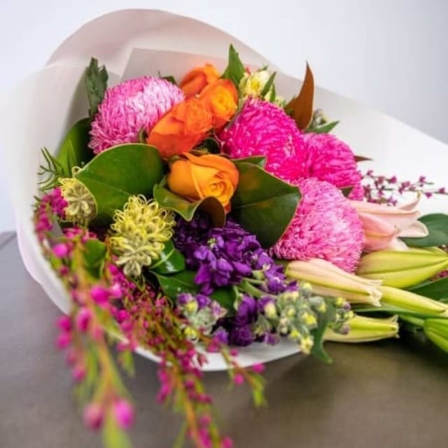 Happy Vibes: Bright Bouquet with Roses and Big Mummas