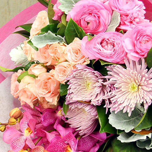 McGrath Foundation Pink Bouquet Lux (Sydney Only)