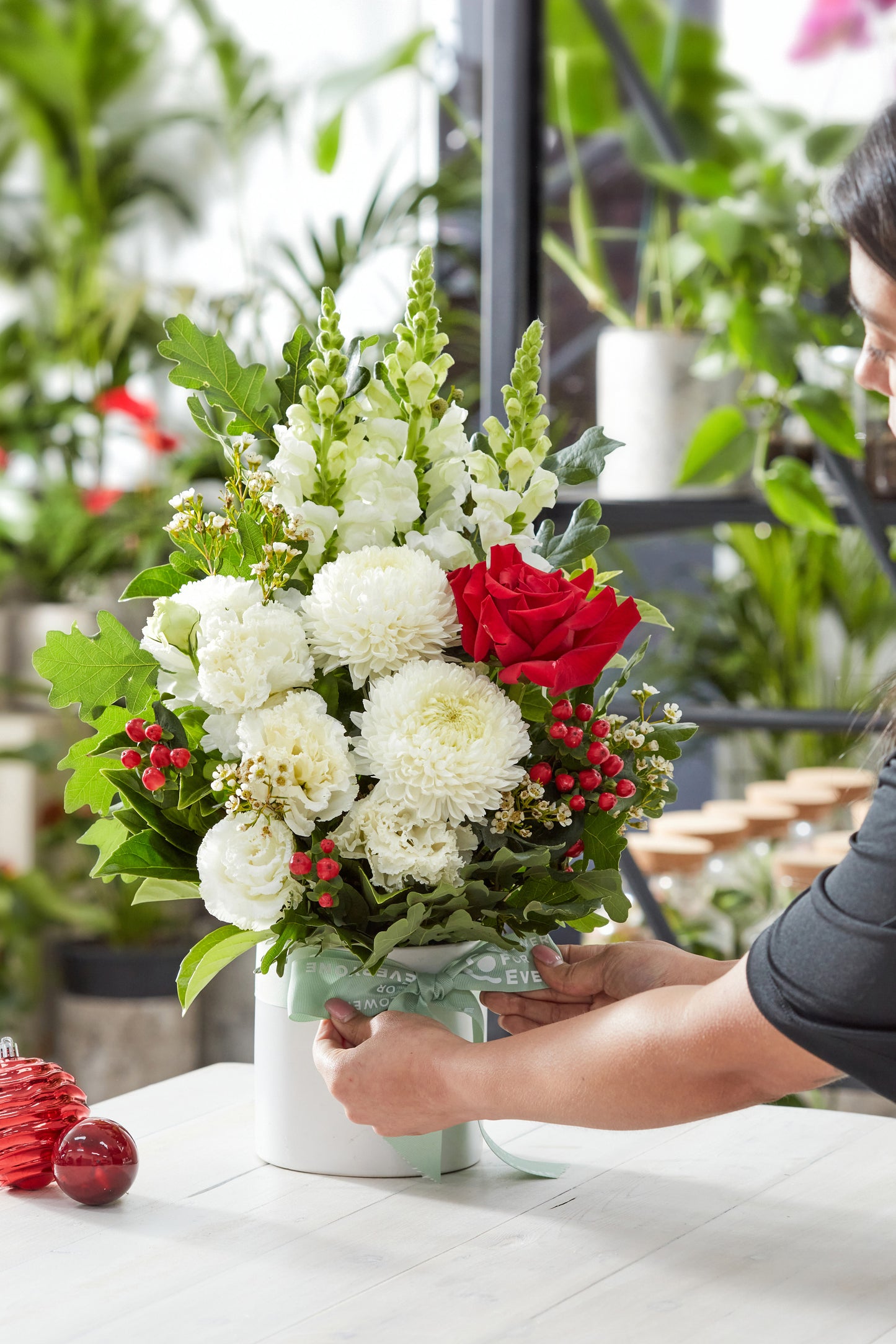 Christmas Red & White Pot