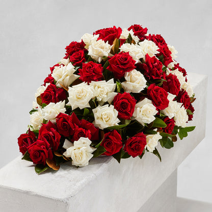 CLASSIC RED & WHITE ROSE CASKET