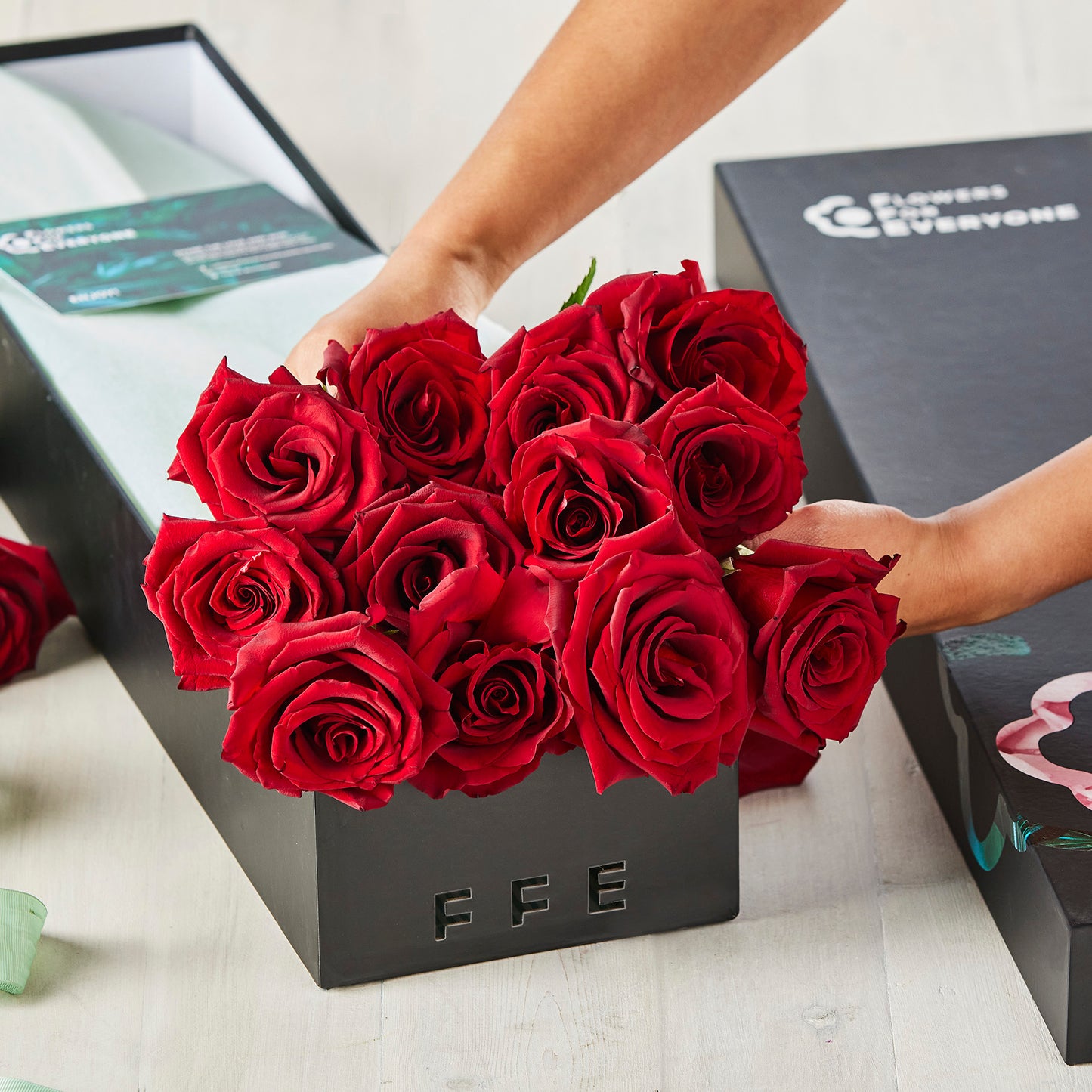 12 Red Rose Box