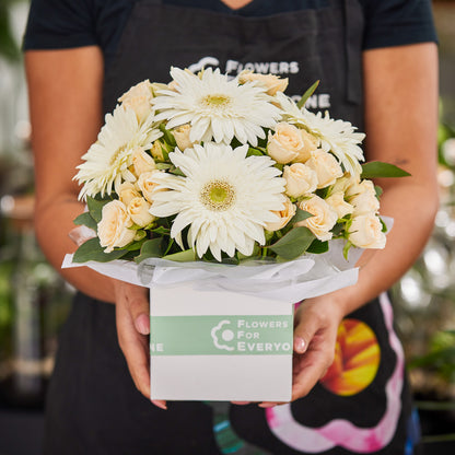 Peaches & Cream Flower Box