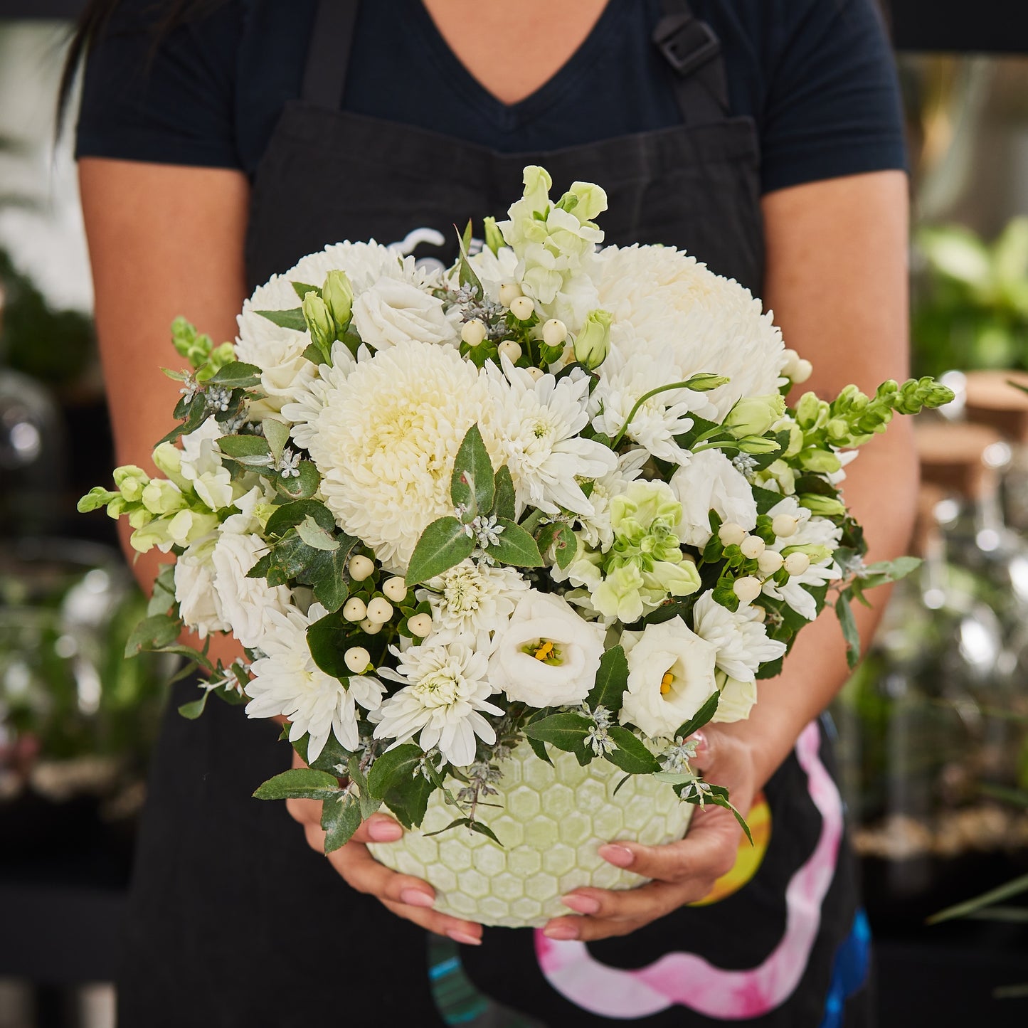 Berry White Flower Pot