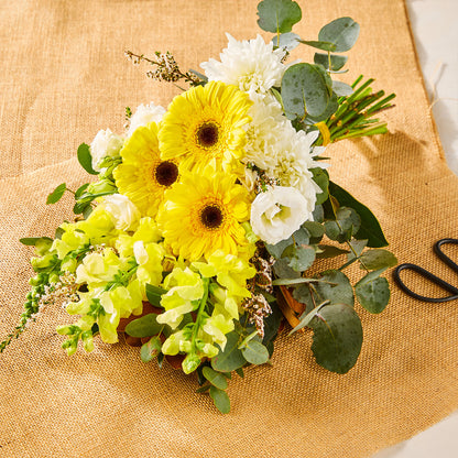 SWEET YELLOW POSY