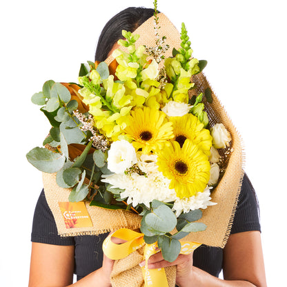 SWEET YELLOW POSY