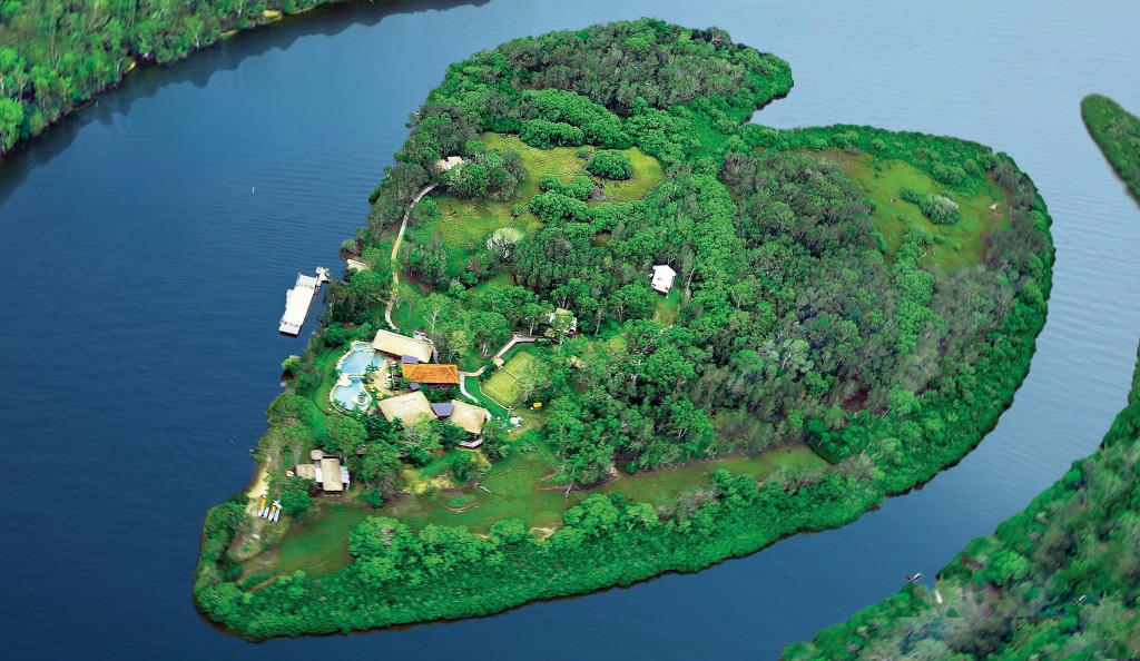 Makepeace Island Heart & Surrounds Aerial